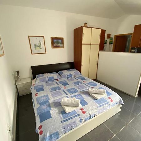 Apartmani Sara Omisalj Ngoại thất bức ảnh